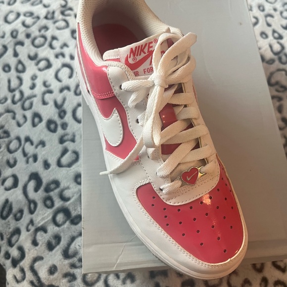 Nike Kids Sneakers in Pink and White